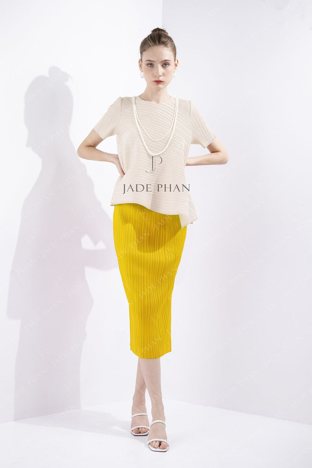 SET JENNIE Pleated Top Vermont Cream & AUDORA Pleated  Skirt Yellow